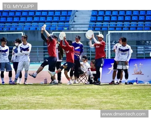 南京飞盘队在世界攀岩锦标赛中以55分领先其他队伍展现强劲实力 南京飞盘队在世界攀岩锦标赛中以55分领先其他队伍展现强劲实力